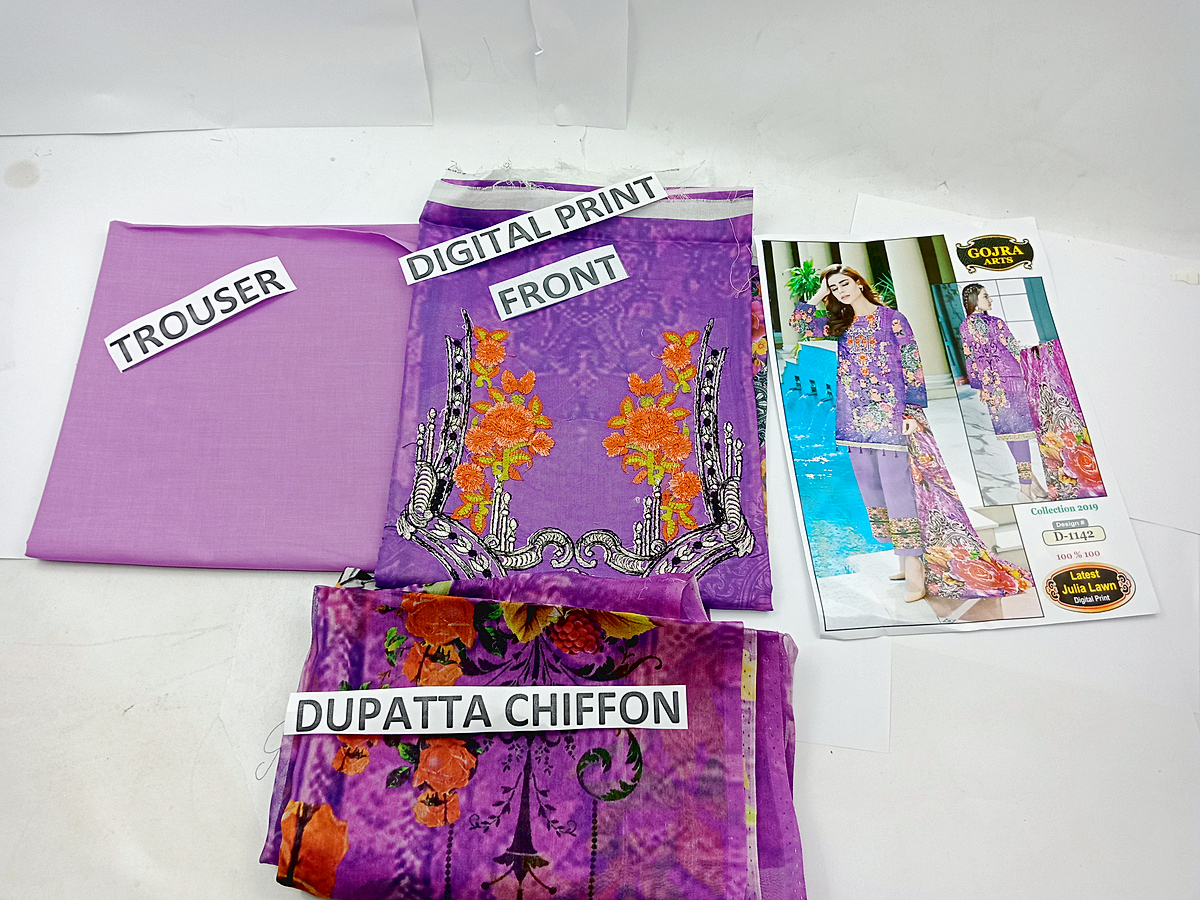 Latest Julia Lawn Suit D-1142
